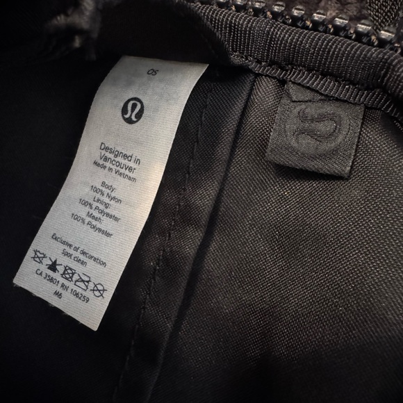 lululemon Black Crossbody/Belt Bag - Picture 3 of 4